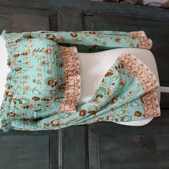 Anthropologie RAGA Shirred Bell Sleeve Crop Top, Size XSMALL, NWT - Picture 5 of 8